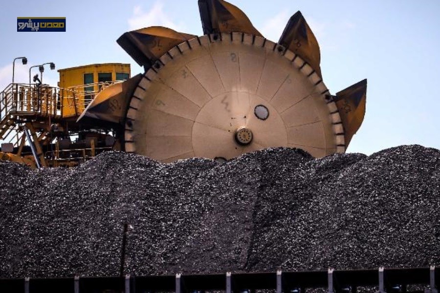 ترامپ با فرمان اجرایی جدید، راه را برای معادن زغال‌سنگ باز می‌کند