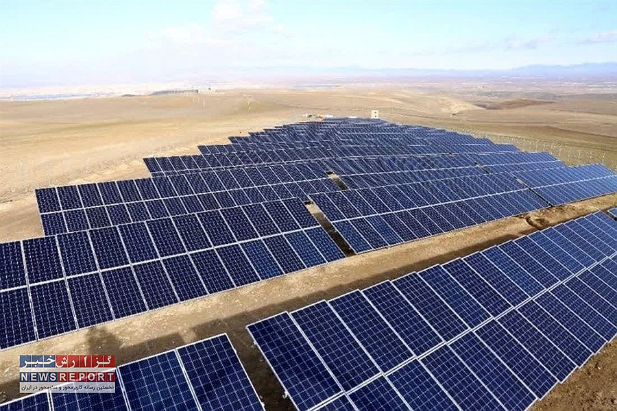 انتقال نخستین محموله پنل‌های خورشیدی به نیروگاه ۵۰ مگاواتی فولاد بافق؛ گامی در مسیر انرژی پاک